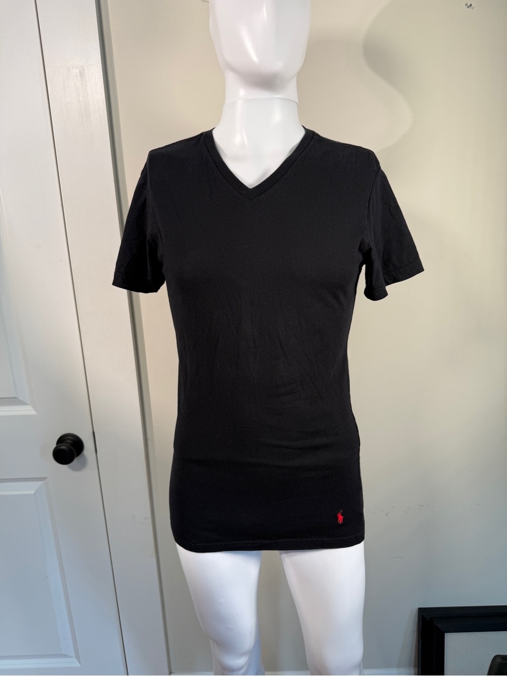 Polo Ralph Lauren Men’s Slim Fit V-Neck T-Shirt – Black – Size Medium